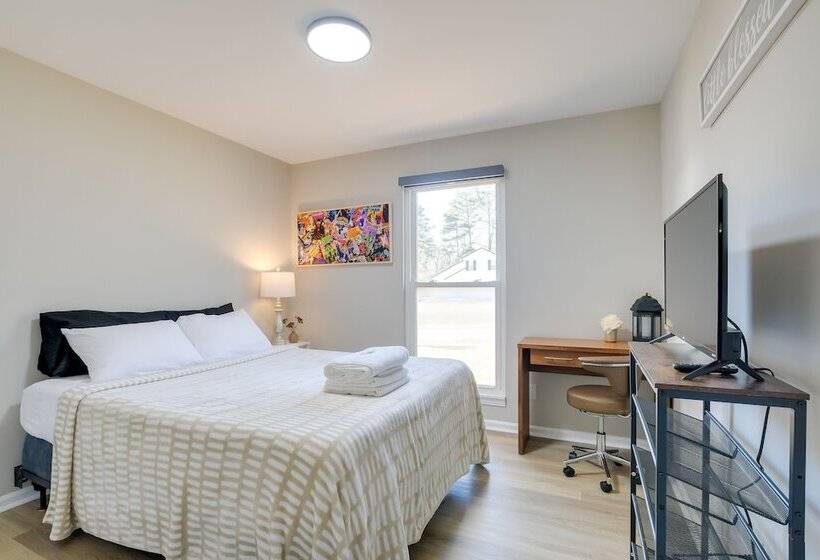 Sanford Family Home W/ Deck ~ 2 Mi To Downtown!