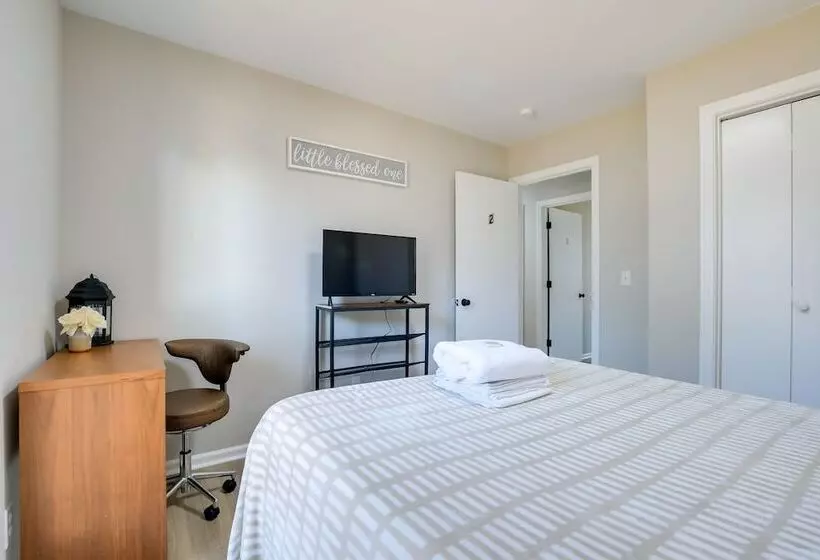 Sanford Family Home W/ Deck ~ 2 Mi To Downtown!
