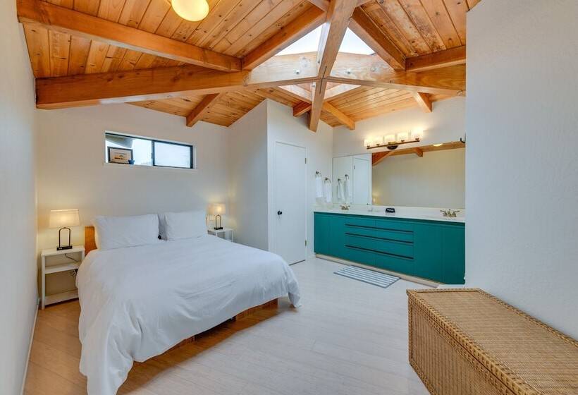 Serene Irish Beach Home W/ Panoramic Ocean Views!