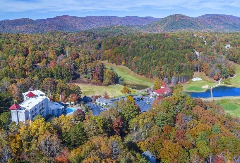 Spacious Log Cabin In Helen W/ Deck & Pool Access!