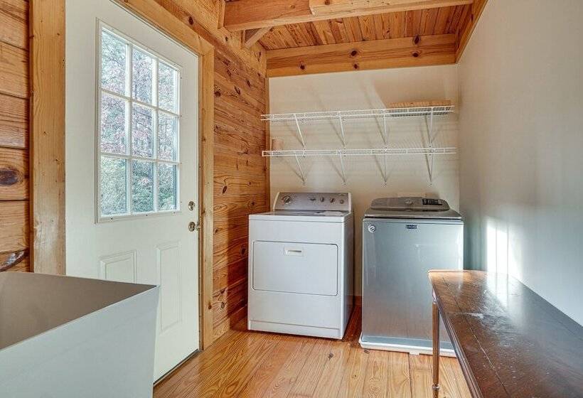 Spacious Log Cabin In Helen W/ Deck & Pool Access!
