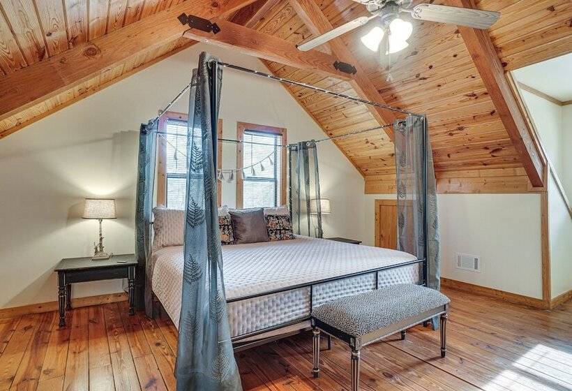 Spacious Log Cabin In Helen W/ Deck & Pool Access!