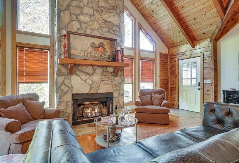 Spacious Log Cabin In Helen W/ Deck & Pool Access!
