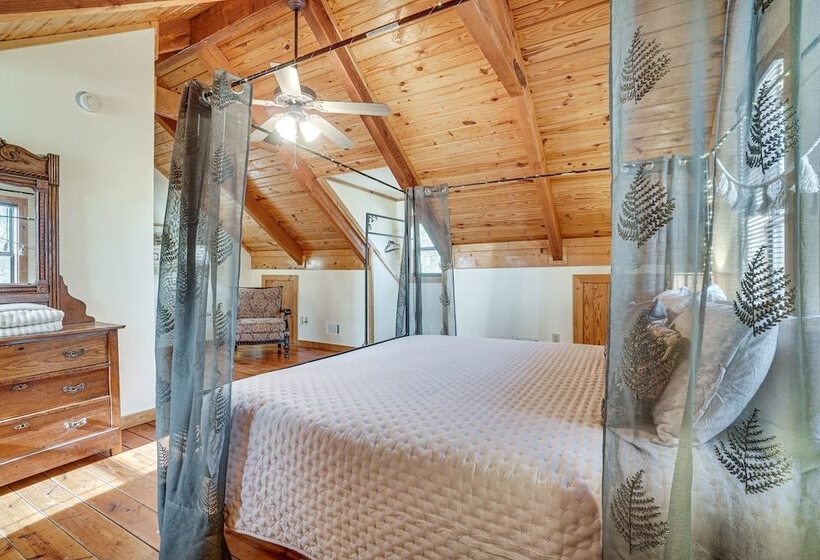 Spacious Log Cabin In Helen W/ Deck & Pool Access!