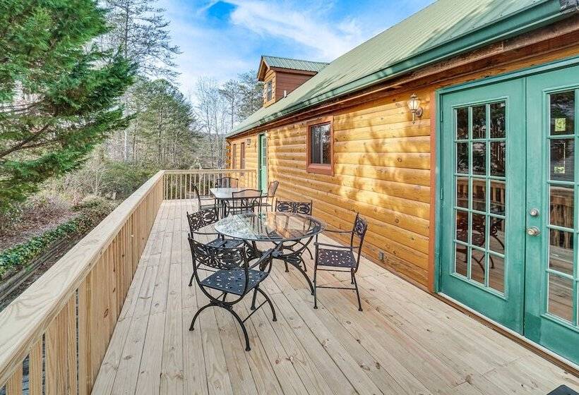 Spacious Log Cabin In Helen W/ Deck & Pool Access!