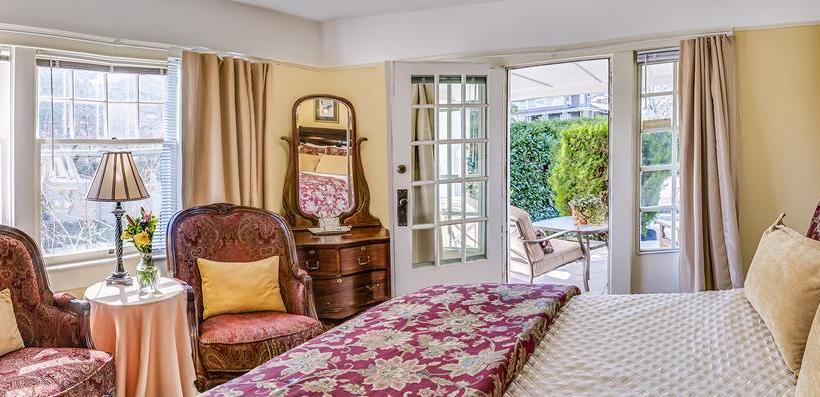 Bayberry Inn B&b And Oregon Wellness Retreat