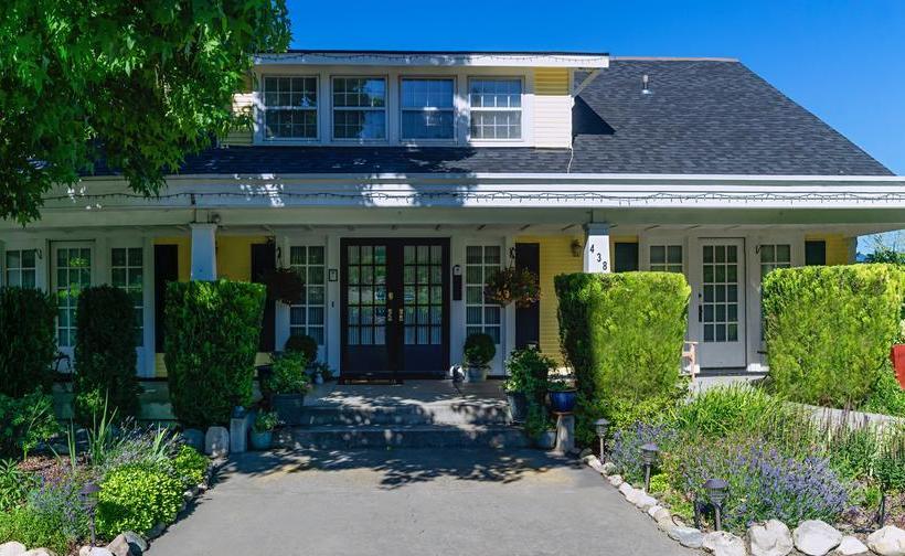 Bayberry Inn B&b And Oregon Wellness Retreat