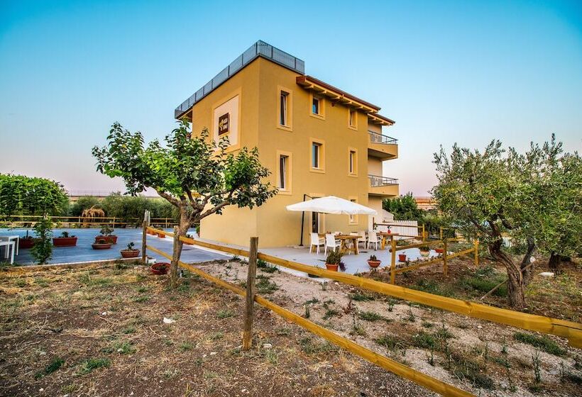 Aamiaismajoitus (B&B) Il Gallo Con Gli Stivali