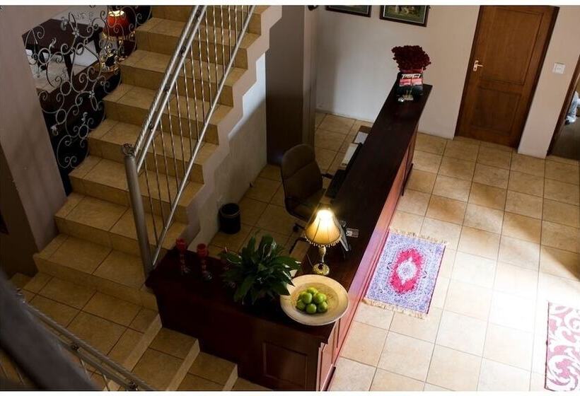 בית מלון כפרי Alveston Manor