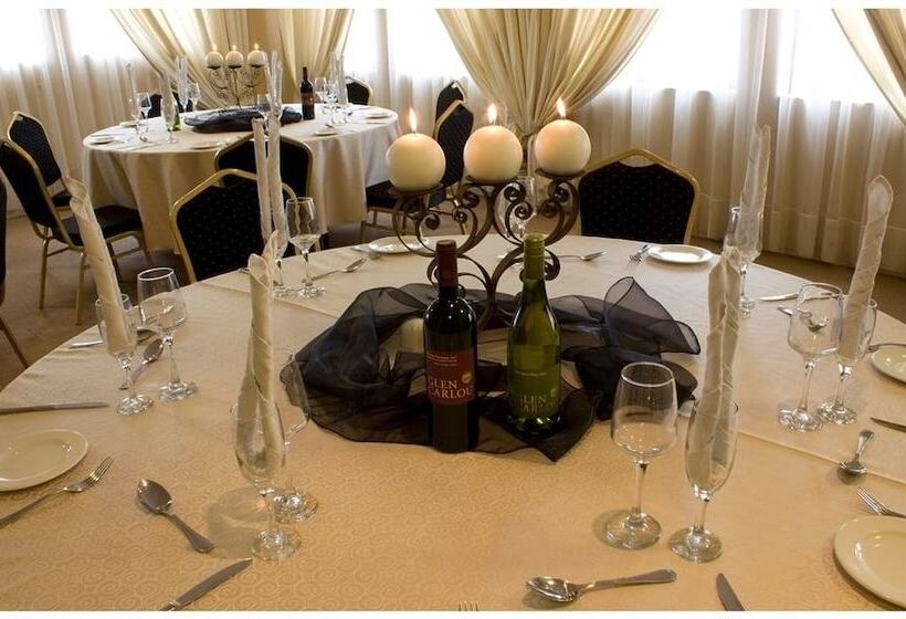 בית מלון כפרי Alveston Manor