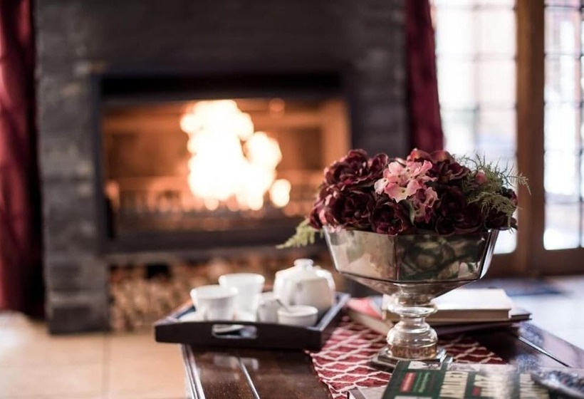 בית מלון כפרי Alveston Manor