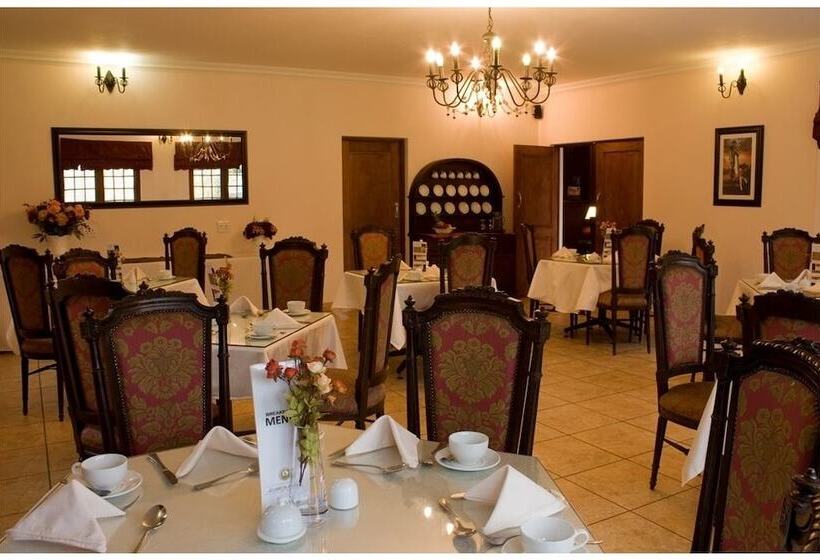 בית מלון כפרי Alveston Manor