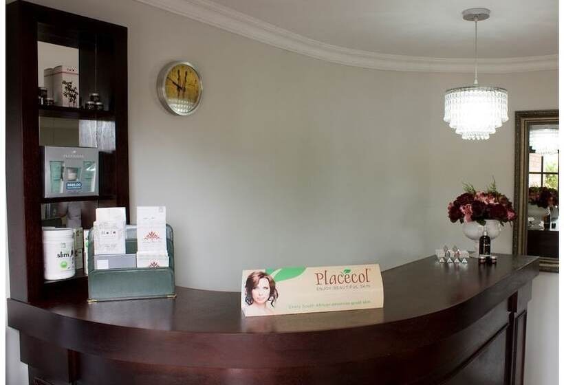 בית מלון כפרי Alveston Manor