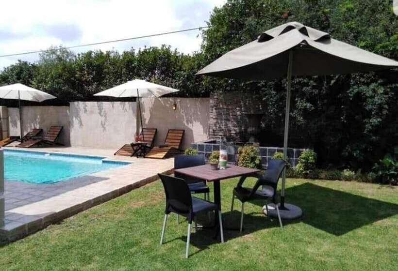 בית מלון כפרי Alveston Manor