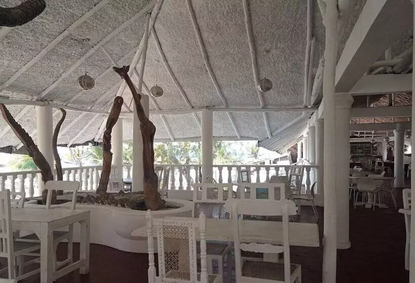 هتل Lily Palm Resort
