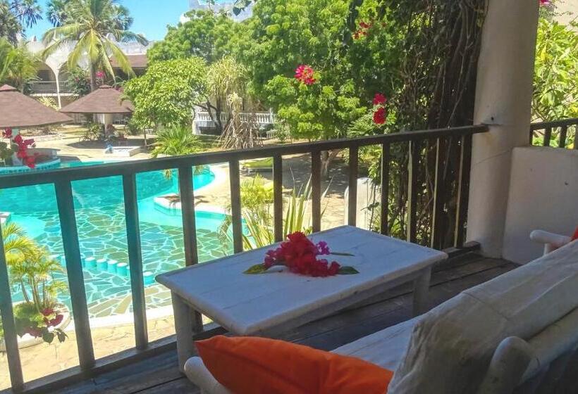 هتل Lily Palm Resort