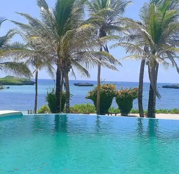 هتل Lily Palm Resort