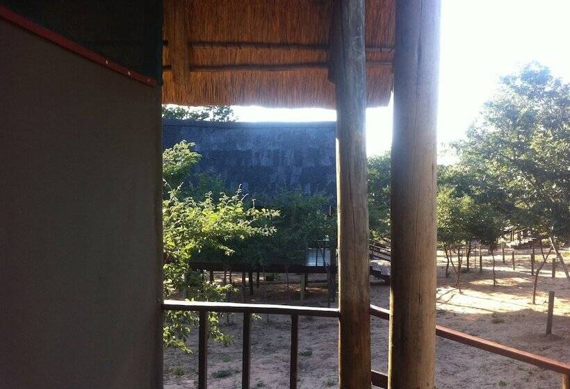 هتل Lion Roars Lodge