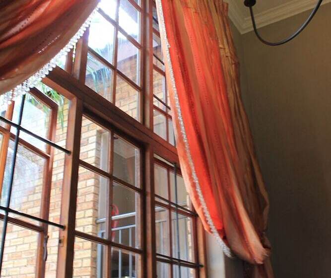 בית מלון כפרי Nelspruit Lodge