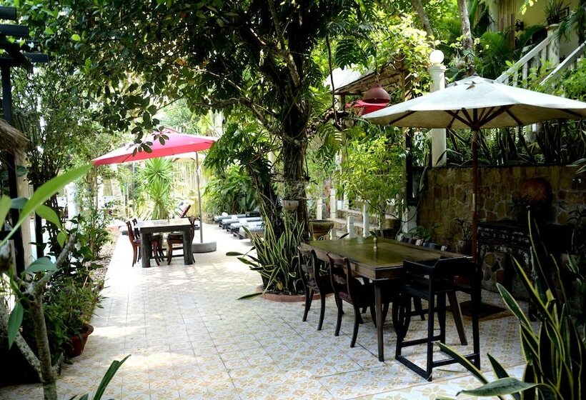 Hotel Tropical Hill Kep