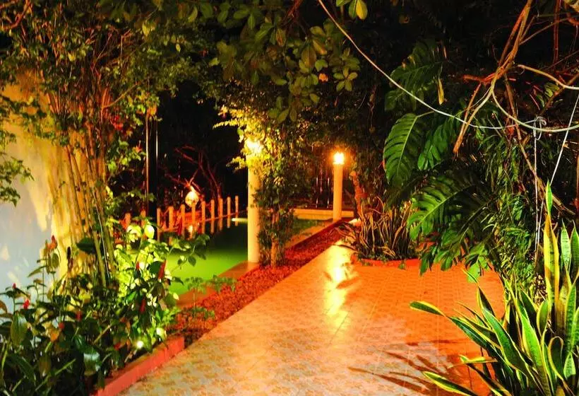 هتل Tropical Hill Kep
