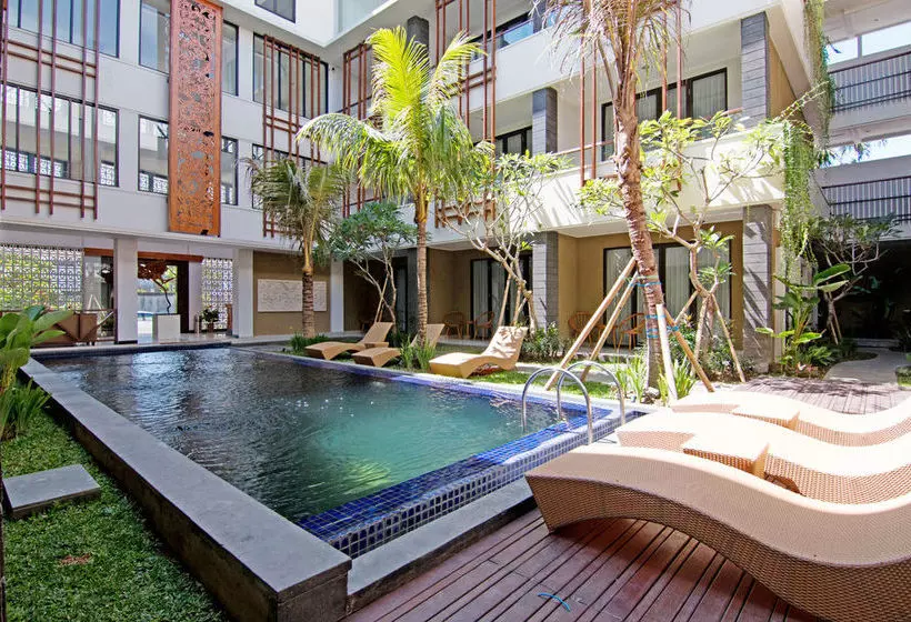 هتل Zen Premium Kunti Seminyak