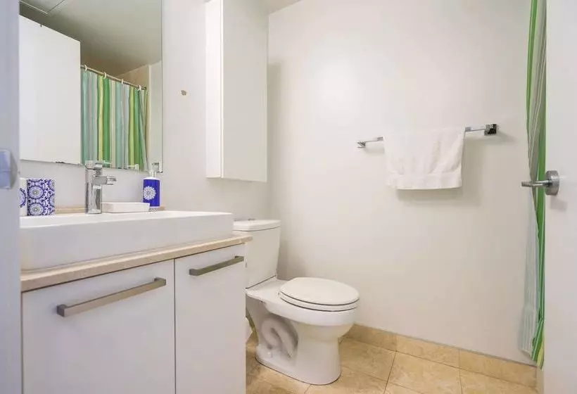 New One Bedroom Condo Downtowncn Tower