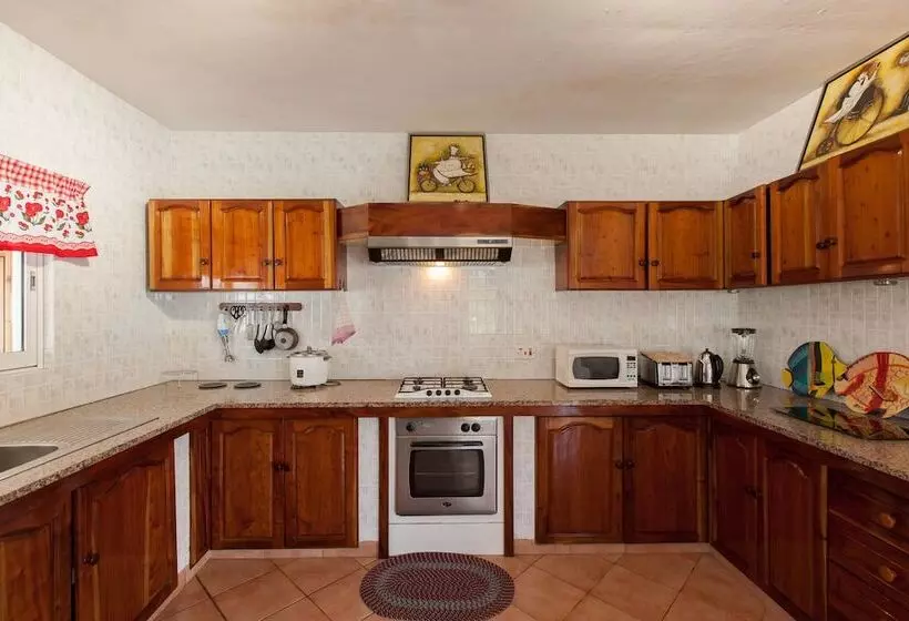 Villa Aya