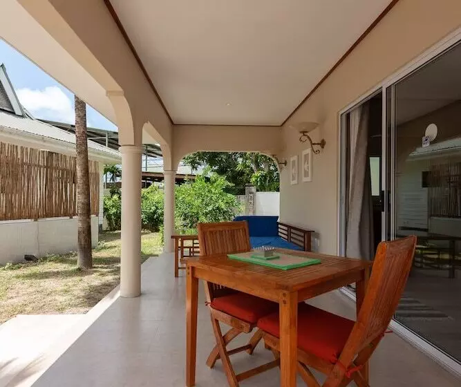 Villa Aya
