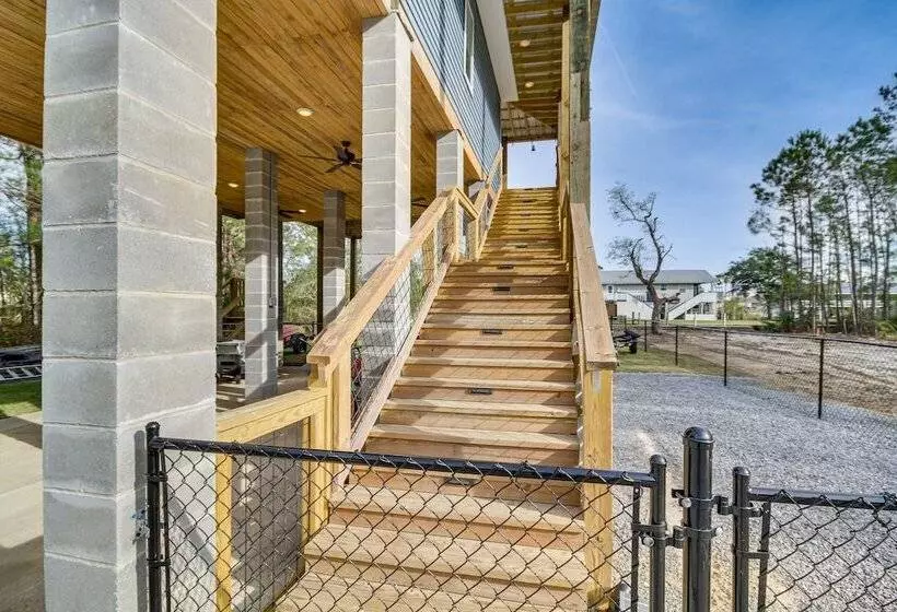 Bay St Louis Home W/ Private Dock + Kayaks!