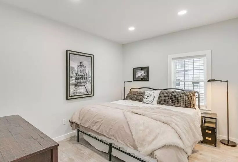 Bright & Modern Home: 2 Mi To Presque Isle Airport