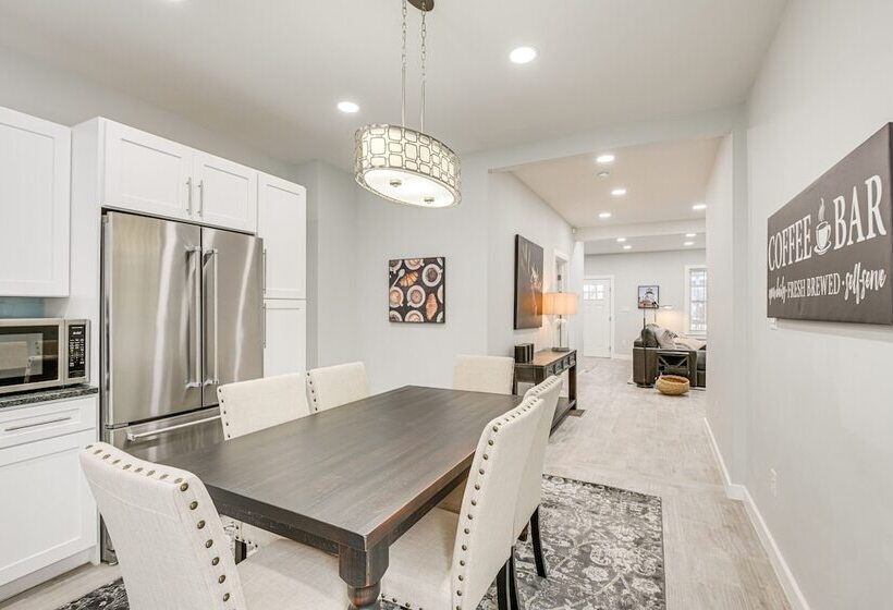 Bright & Modern Home: 2 Mi To Presque Isle Airport