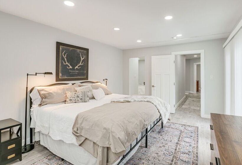 Bright & Modern Home: 2 Mi To Presque Isle Airport