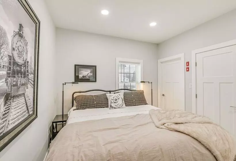 Bright & Modern Home: 2 Mi To Presque Isle Airport