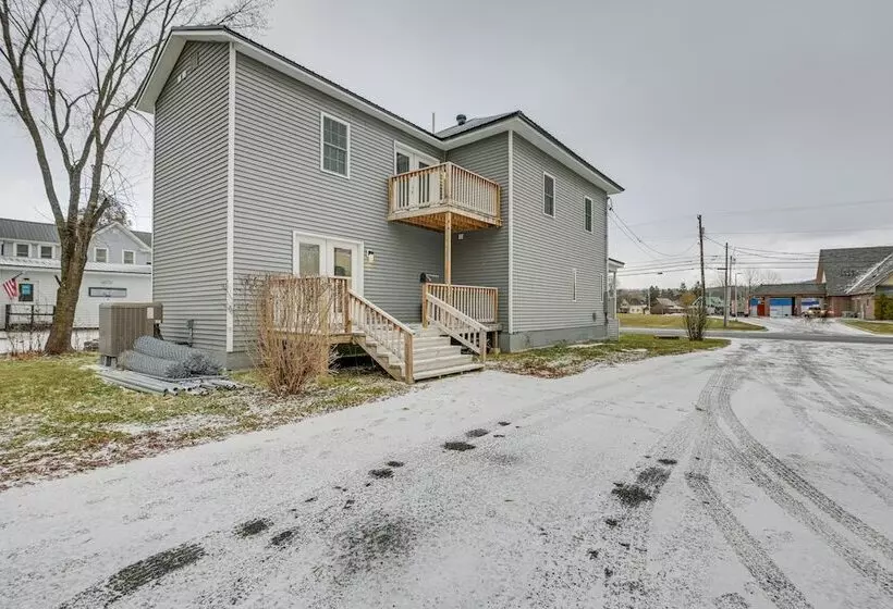 Bright & Modern Home: 2 Mi To Presque Isle Airport