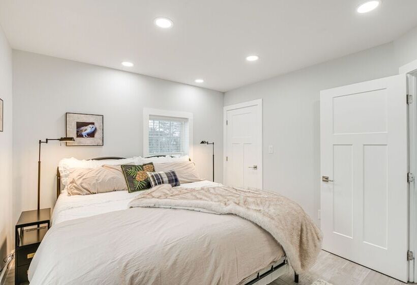 Bright & Modern Home: 2 Mi To Presque Isle Airport