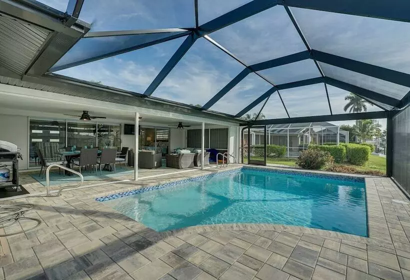 Canal Front Escape W/ Lanai & Pool In Cape Coral!