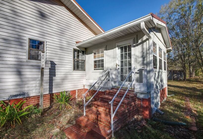 Charming Natchez Cottage W/ Sunroom!