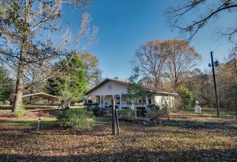 Charming Natchez Cottage W/ Sunroom!