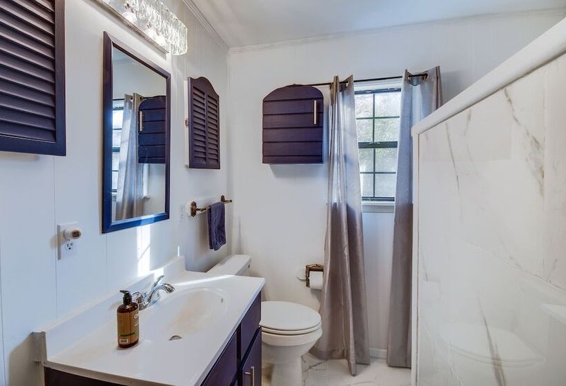 Charming Natchez Cottage W/ Sunroom!