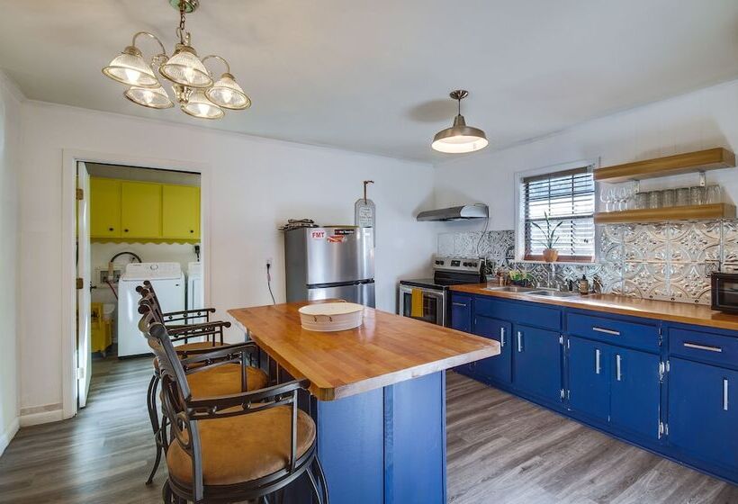 Charming Natchez Cottage W/ Sunroom!