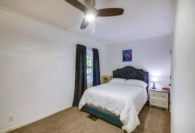 Charming Natchez Cottage W/ Sunroom!