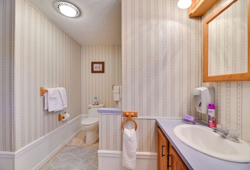 Cozy Lakemont Getaway, 11 Mi To Watkins Glen!