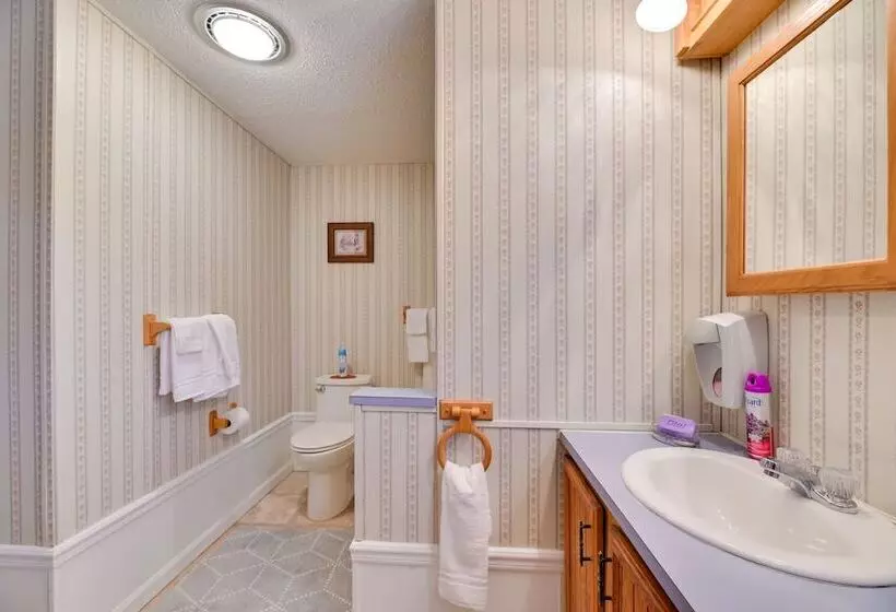 Cozy Lakemont Getaway, 11 Mi To Watkins Glen!