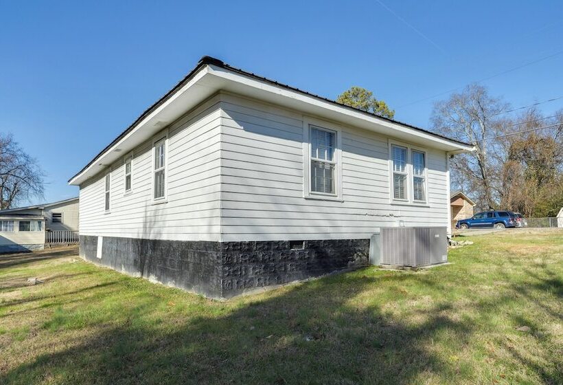 Cozy Shelbyville Home Near Hiking & Distilleries!