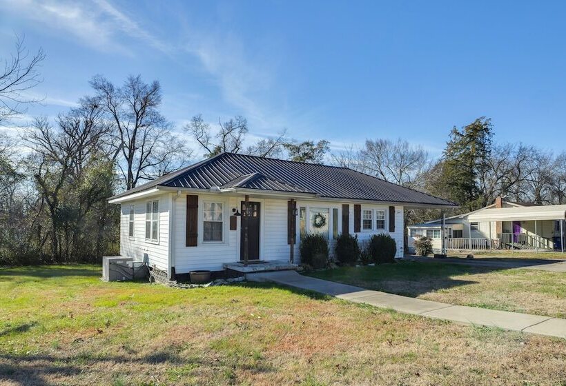 Cozy Shelbyville Home Near Hiking & Distilleries!