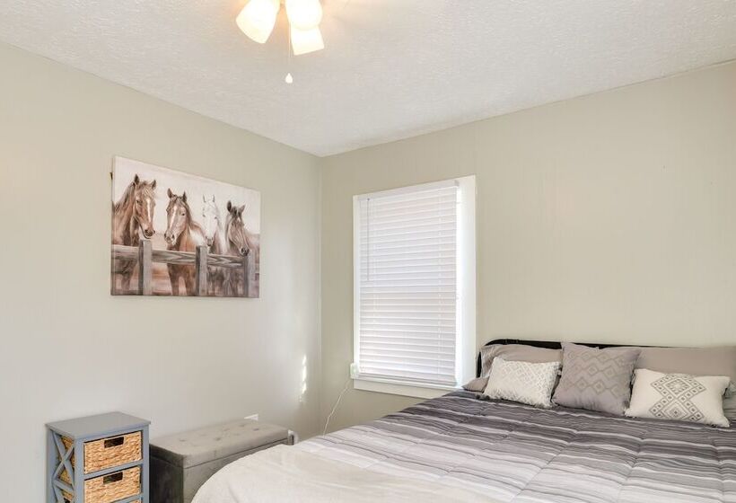 Cozy Shelbyville Home Near Hiking & Distilleries!