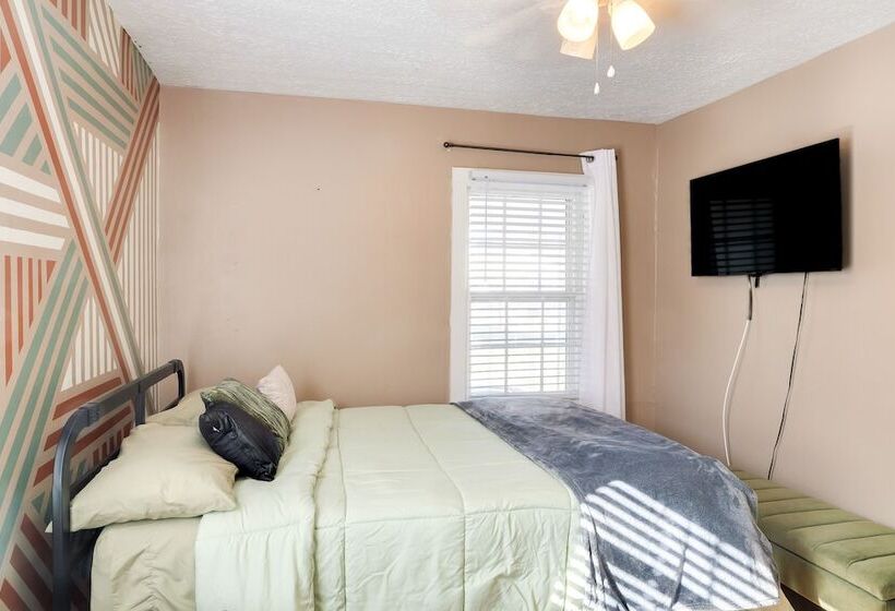 Cozy Shelbyville Home Near Hiking & Distilleries!