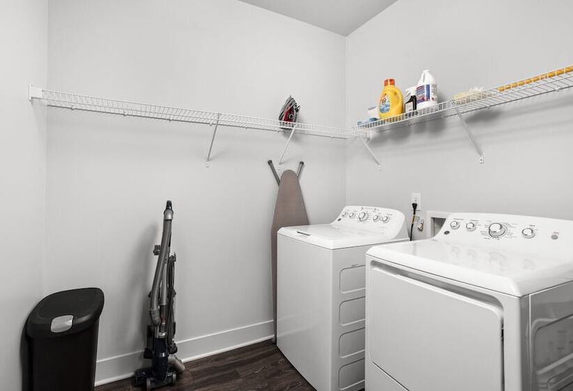 Cozysuites Stylish 4br The Heart Of Nora