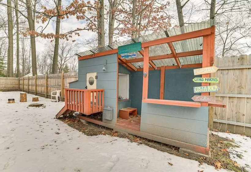 Family Friendly Cabin: Walk To Lake Access!